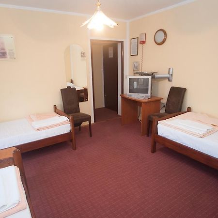 Hotel Extra Lion Md Ni Exteriér fotografie