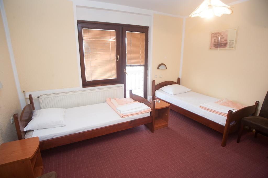 Hotel Extra Lion Md Ni Exteriér fotografie