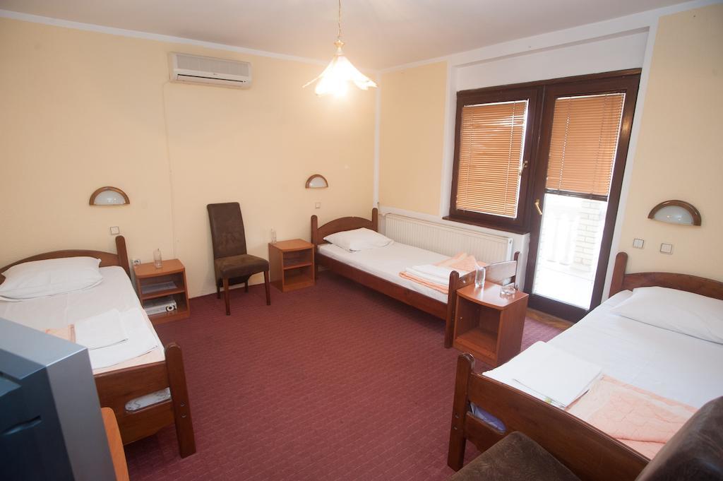 Hotel Extra Lion Md Ni Pokoj fotografie