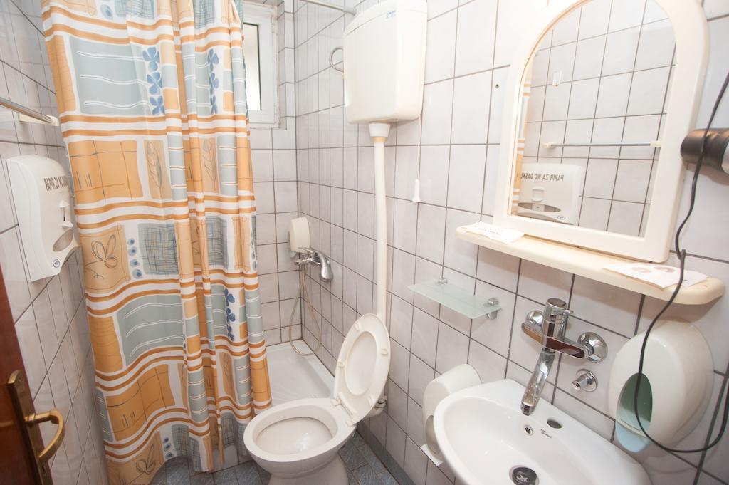 Hotel Extra Lion Md Ni Exteriér fotografie