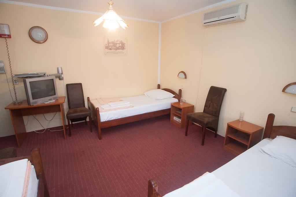 Hotel Extra Lion Md Ni Exteriér fotografie